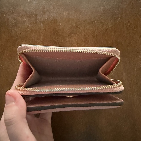 Tory Burch Thea Light Pink Pebbled Leather Bi-Fold Wallet - Picture 7 of 16